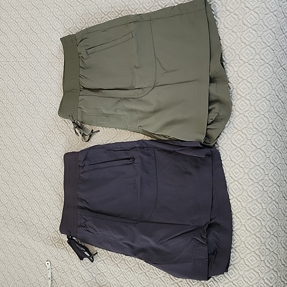 2 size XL L.L.Bean shorts